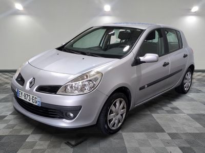 Renault - Clio 1.4 16v 100 Confort Pack Clim Expression - ES…
