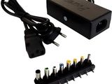 une image représentant un chargeur et un cordon d'alimentation pour ordinateur portable