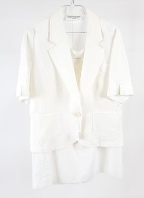 YVES SAINT LAURENT Variantion.Veste et jupe blanche en coton…