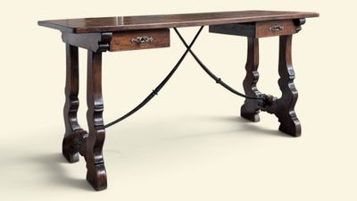 l'image d'une table en bois avec un tiroir en dessous