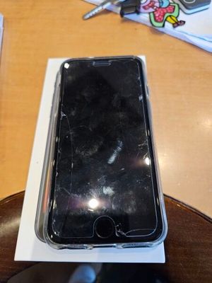 *Téléphone portable IPHONE SE (manque chargeur)