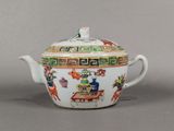 théière en porcelaine chinoise avec couvercle, décorée de personnages et d'animaux