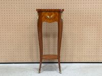 Table chiffonnière marquetée (photo 2)