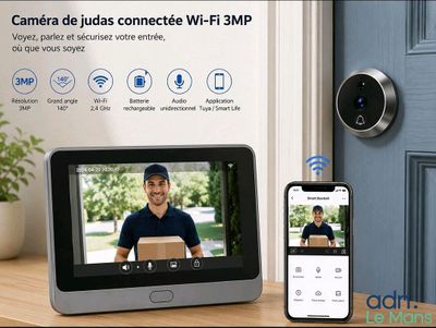 une image représentant une photo d'un appareil photo et d'un téléphone portable posés sur une table