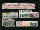 un ensemble de timbres exposés sur un fond noir