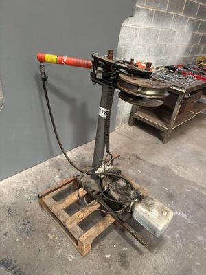 an image of a machine that is sitting on a pallet
