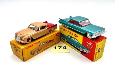 DINKY TOYS – Grande Bretagne Réunion de 2 véhicules : -CADIL…