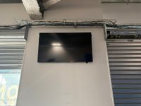 3 écrans moniteur (répartis dans la salle) (photo 3)