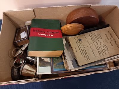 Lot de bibelots cpt jumelles de théâtre en nacre, petit dict…