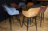 LOT : 8 chaises hautes, assises velours de différentes coule… (photo 2)