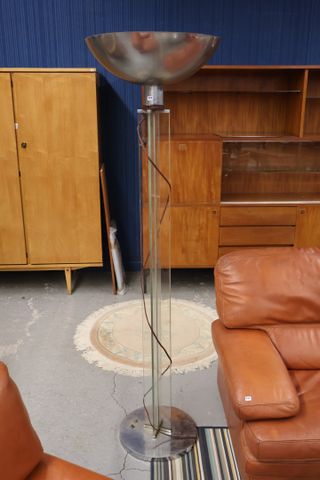 Jacques ADNET (1901-1984). Lampadaire reposant sur un base circul...