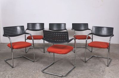 VITRA, éditeur. Suite de six fauteuils modèle "Visavis", str…