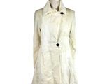trench blanc pour femme sur mannequin mannequin mannequin mannequin mannequin mannequin mannequin mannequin mannequin mann