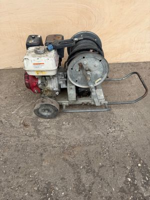 a small engine that is sitting on the ground