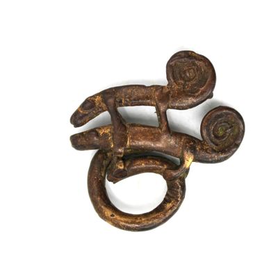 Poids pour peser la poudre d'or. Représentation de deux camé…