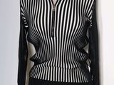 pull rayé noir et blanc sur un mannequin, mannequin, mannequin, mannequin, mannequin, mannequin, mannequin, mannequin, mannequin, mannequin, mannequin, mannequin, mannequin, mannequin, mannequin, mannequin, mannequin, mannequin, mannequin, mannequin, mannequin, mannequin, mannequin, mannequin, mannequin, mannequin, mannequin, mannequin, mannequin, mannequin, mannequin, mannequin, mannequin, mannequin, mannequin, mannequin, mannequin, mannequin, mannequin, mannequin, mannequin, mannequin, mannequin, mannequin,