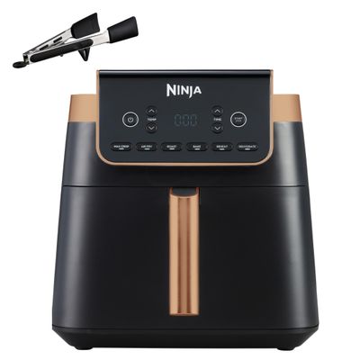 La friteuse à air chaud Ninja est équipée d'un écran numérique situé sur le côté.