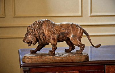 Important sujet en fonte de fer à patine médaille, représent…