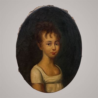 portrait d'une jeune fille en robe blanche, dans un cadre ovale noir