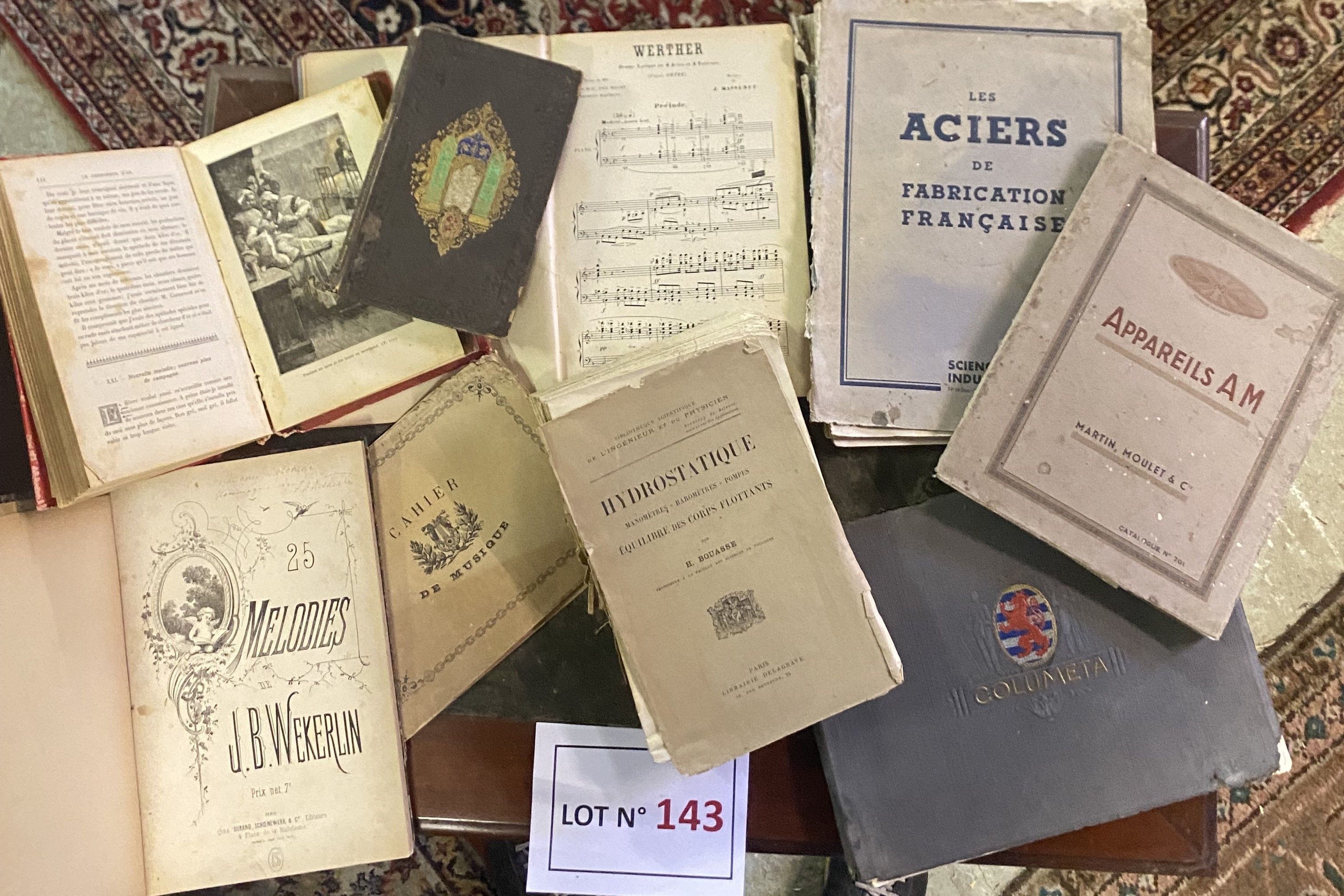 Lot de livres divers et anciens : 1853 « Lis, Roses et Violettes » joint carnet de musique avec Massenet « Werther » ...