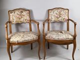 paire de fauteuils de style louis xv