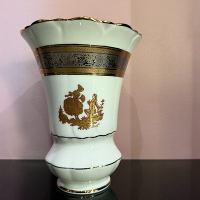 Vase en porcelaine IMPERIA LIMOGES, Décoré à la main Platine…