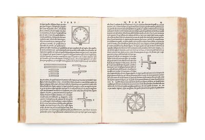 un livre ouvert sur lequel est dessiné une horloge