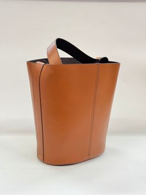 SOEUR - Sac seau "Saudade", cuir cognac, anse bandoulière aj…