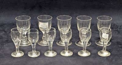 VERRERIE : Ensemble de 5 verres à liqueur XIXème taillés, on…