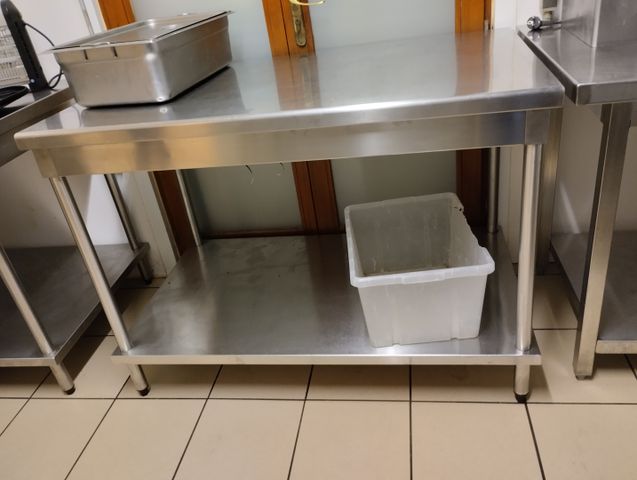 Table inox avec tablette inférieure, L : 120