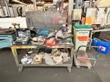un établi avec de nombreux outils