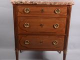 commode ancienne avec dessus en marbre et poignées en laiton