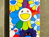 un skateboard sur lequel est représenté un bouquet de fleurs