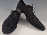 chaussures en daim noir pour homme, avec des lacets au niveau des orteils