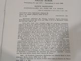 une feuille de papier posée sur une table