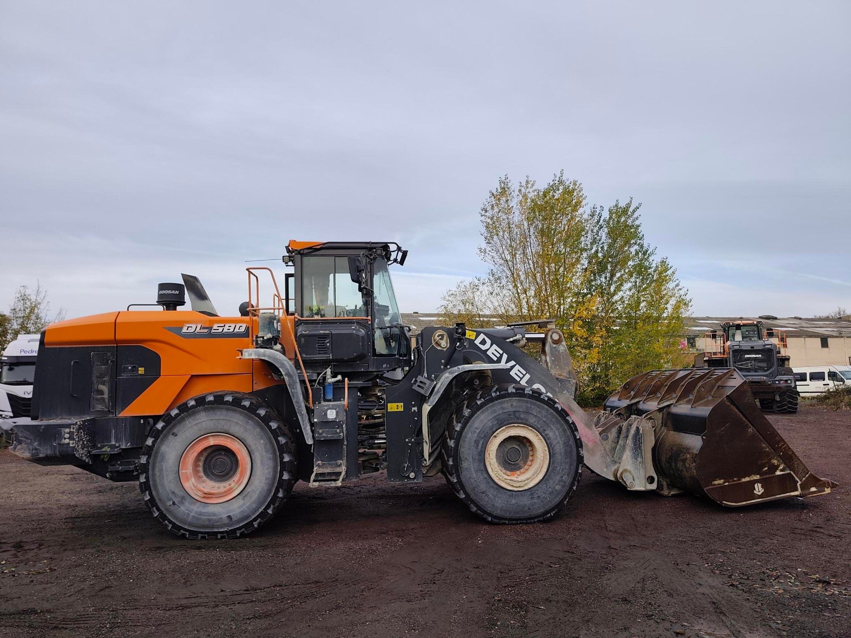 Chargeuse sur pneus DOOSAN DC580-7- 6632 heures - Année 2023…