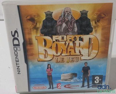 une image tirée d'un jeu vidéo représentant un homme et une femme debout devant un bateau