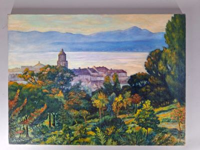 une peinture à l'huile représentant une vue d'une ville avec des montagnes en arrière-plan
