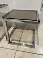 10065-2 / mil / Trois tables gigognes de forme carré en verr… (photo 2)