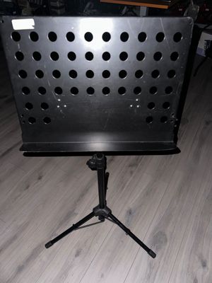 Lutrin.TVA RECUPERABLE. VENDU EN L'ETAT SANS GARANTIE. - Photo 1