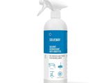 un vaporisateur blanc avec une étiquette bleue