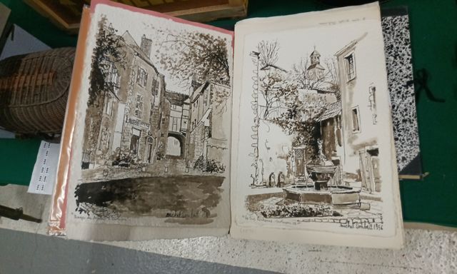 Lot de deux chemises à dessin garni de gravures, aquarelles et af...
