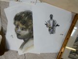 le dessin d'une femme tenant une fleur, à côté du dessin d'un homme
