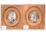 paire de peintures miniatures représentant une femme et un enfant, dans un cadre en bois