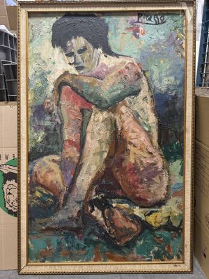 une peinture à l'huile représentant une femme assise par terre devant une boîte
