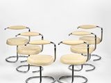 six tabourets en chrome et cuir avec des assises en bois, sur fond blanc