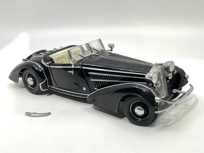 SUN STAR. Horch 855 de 1938, métal laqué noir.