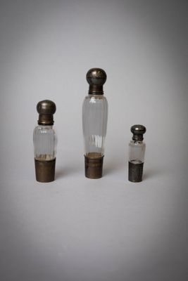 TROIS FLACONS En argent 925°/°° et verre - Photo 1