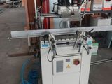 l'image d'une machine installée dans un entrepôt