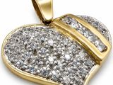 un pendentif en forme de cœur en diamant sur fond blanc